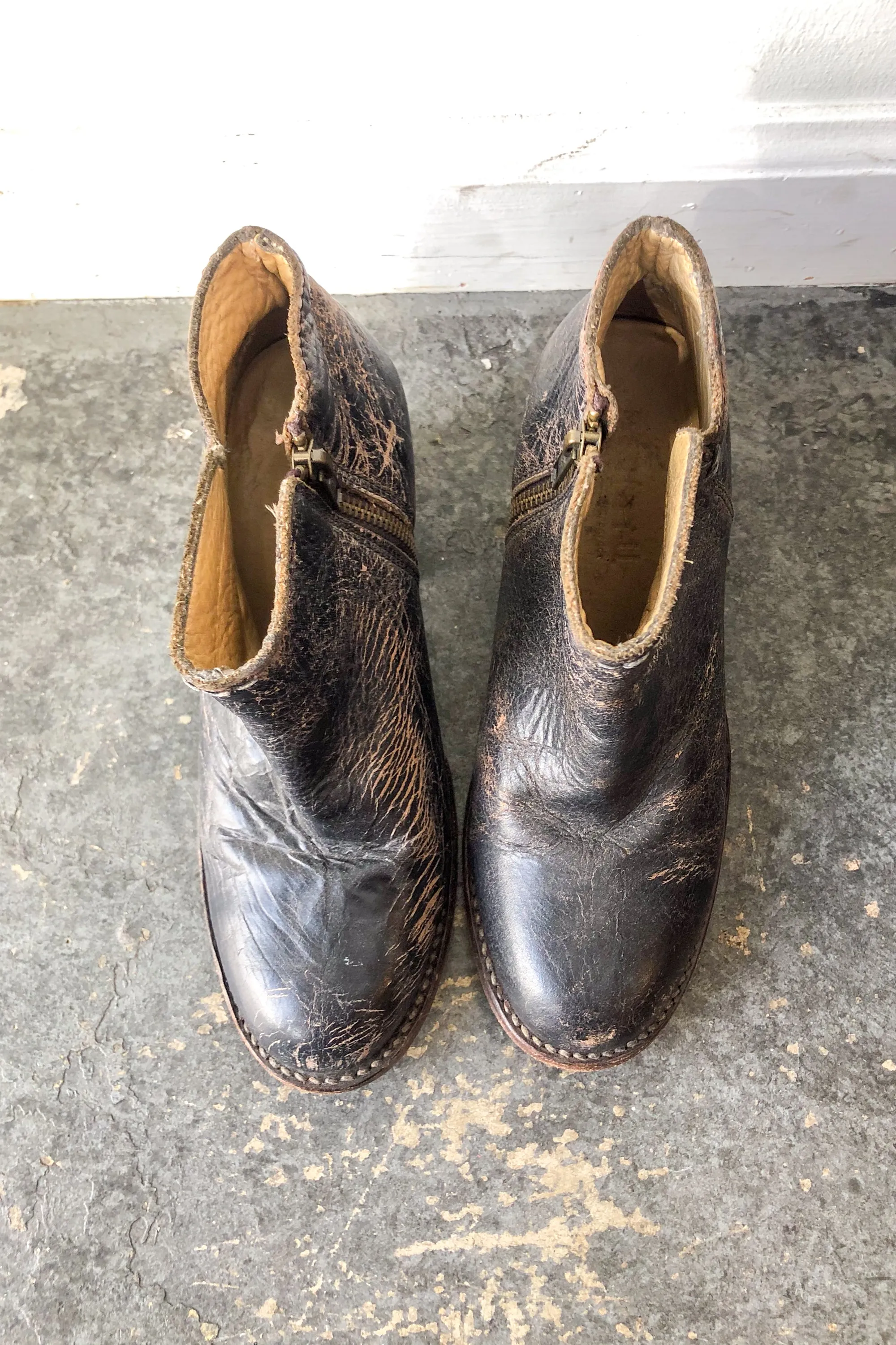 Bed Stu Black Crackle Ankle Boots