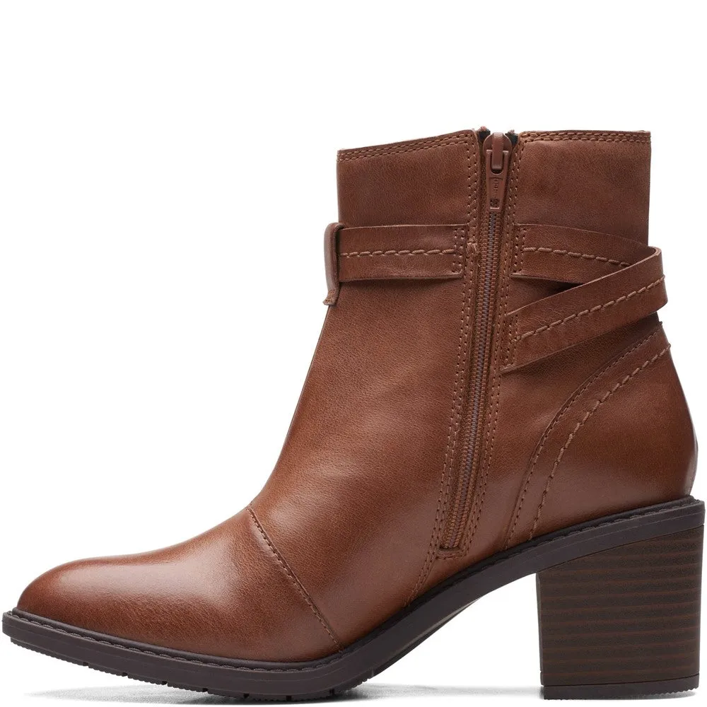 Clarks Scene Star Zip Boots
