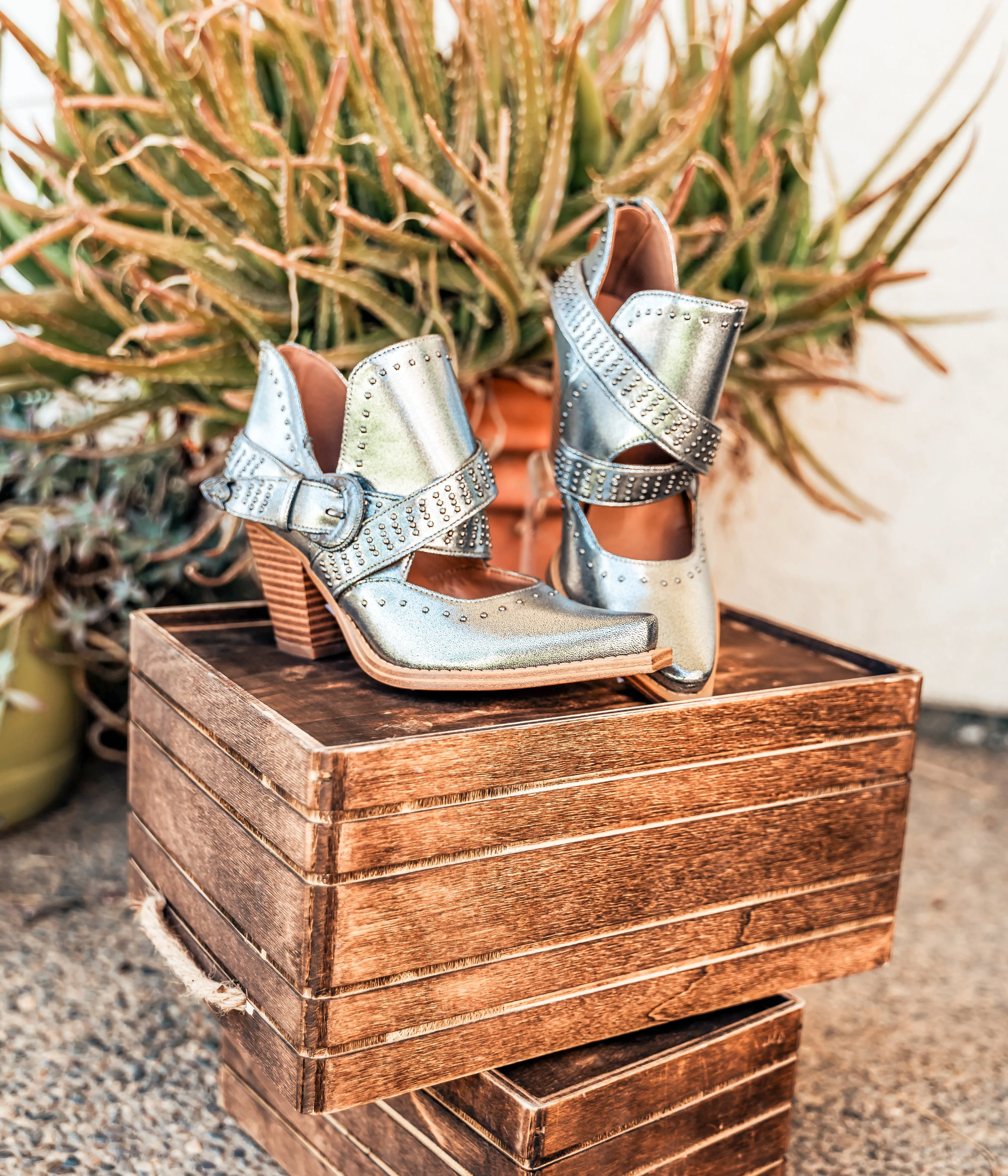 ONLINE EXCLUSIVE Fiona Ankle Boot in Silver