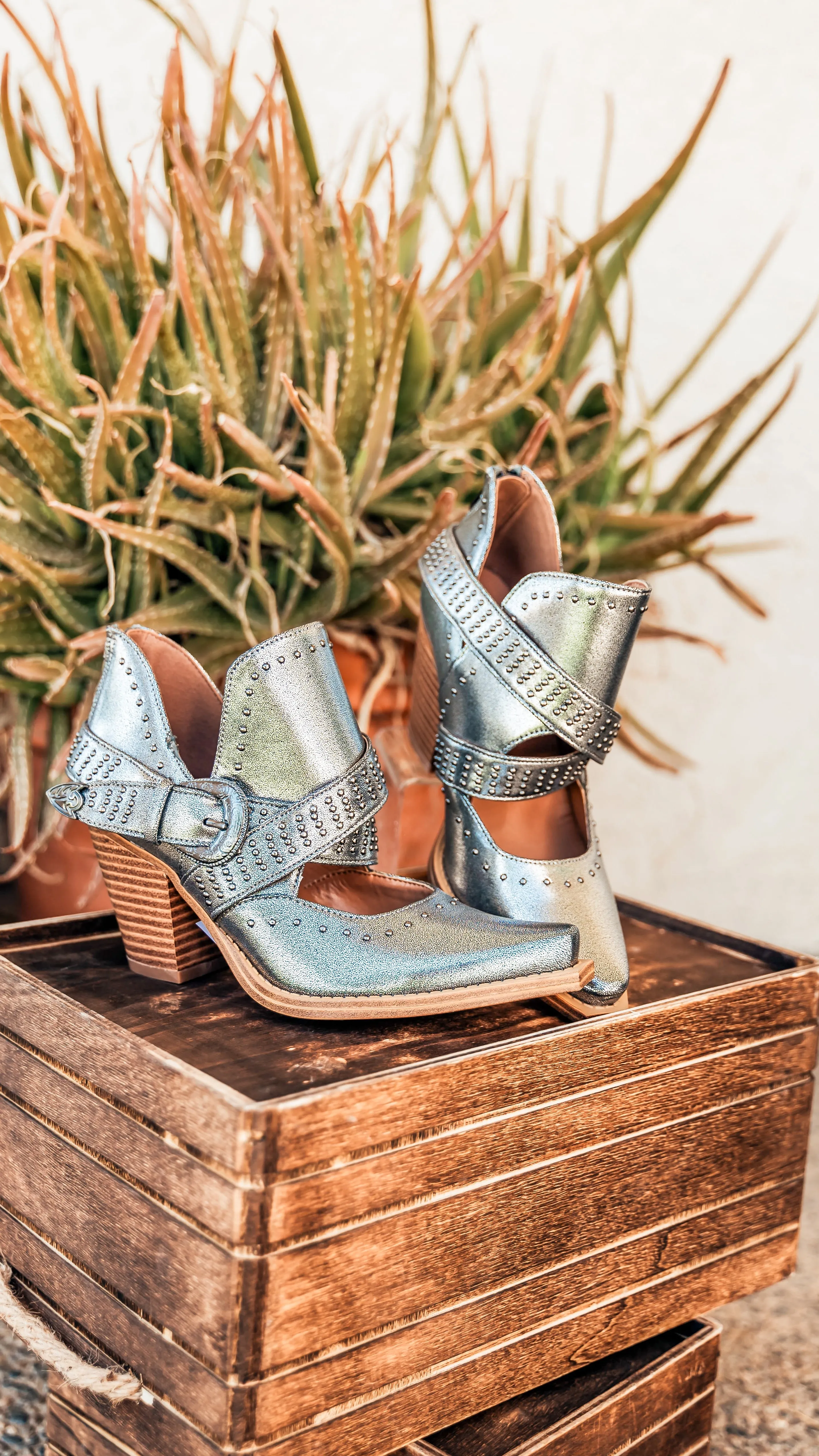 ONLINE EXCLUSIVE Fiona Ankle Boot in Silver