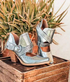 ONLINE EXCLUSIVE Fiona Ankle Boot in Silver