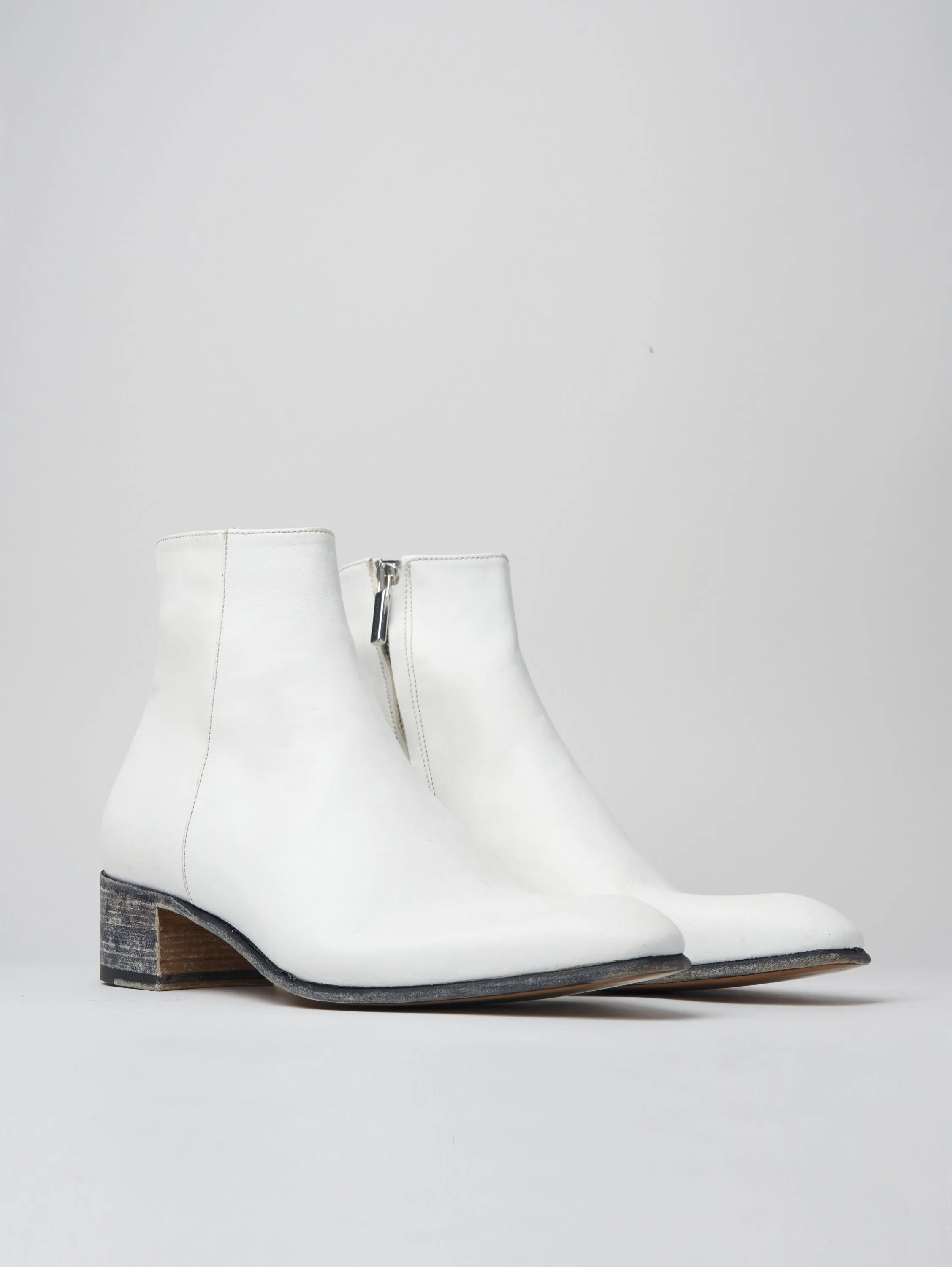 SONNY 40MM ANKLE BOOT IN DISTRESSED WHITE VACCHETTA
