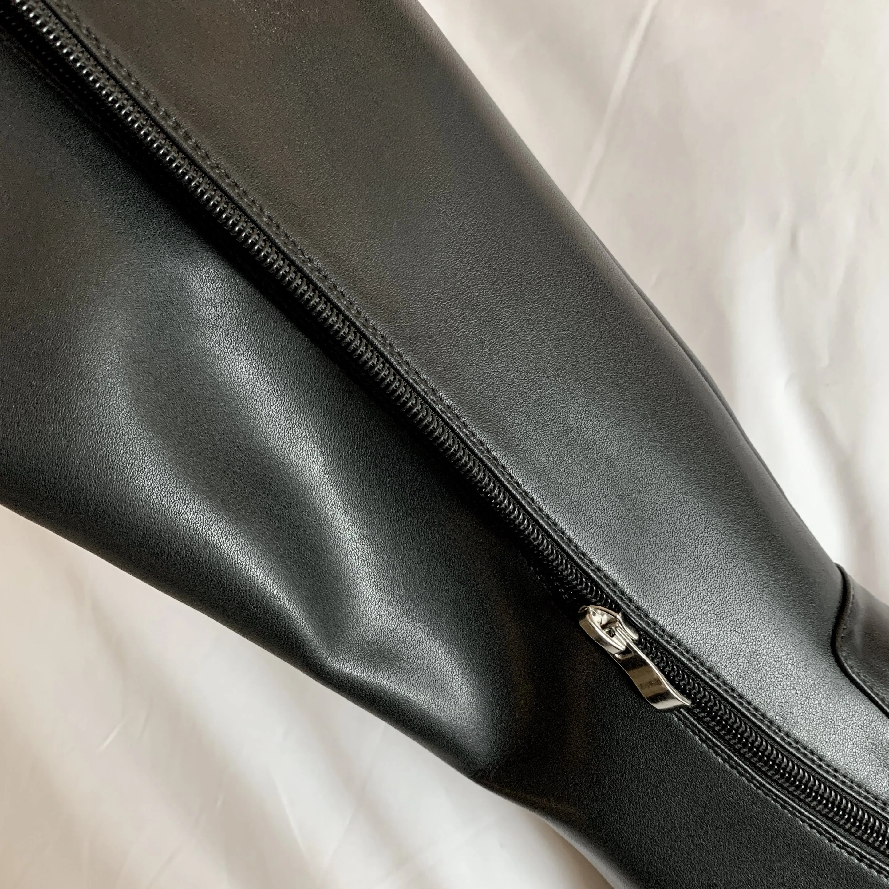 TinaCus Women's Handmade Genuine Leather Round Toe Low Block Heel Side Zip Up Patent Belt Decor Knee High Riding Boots