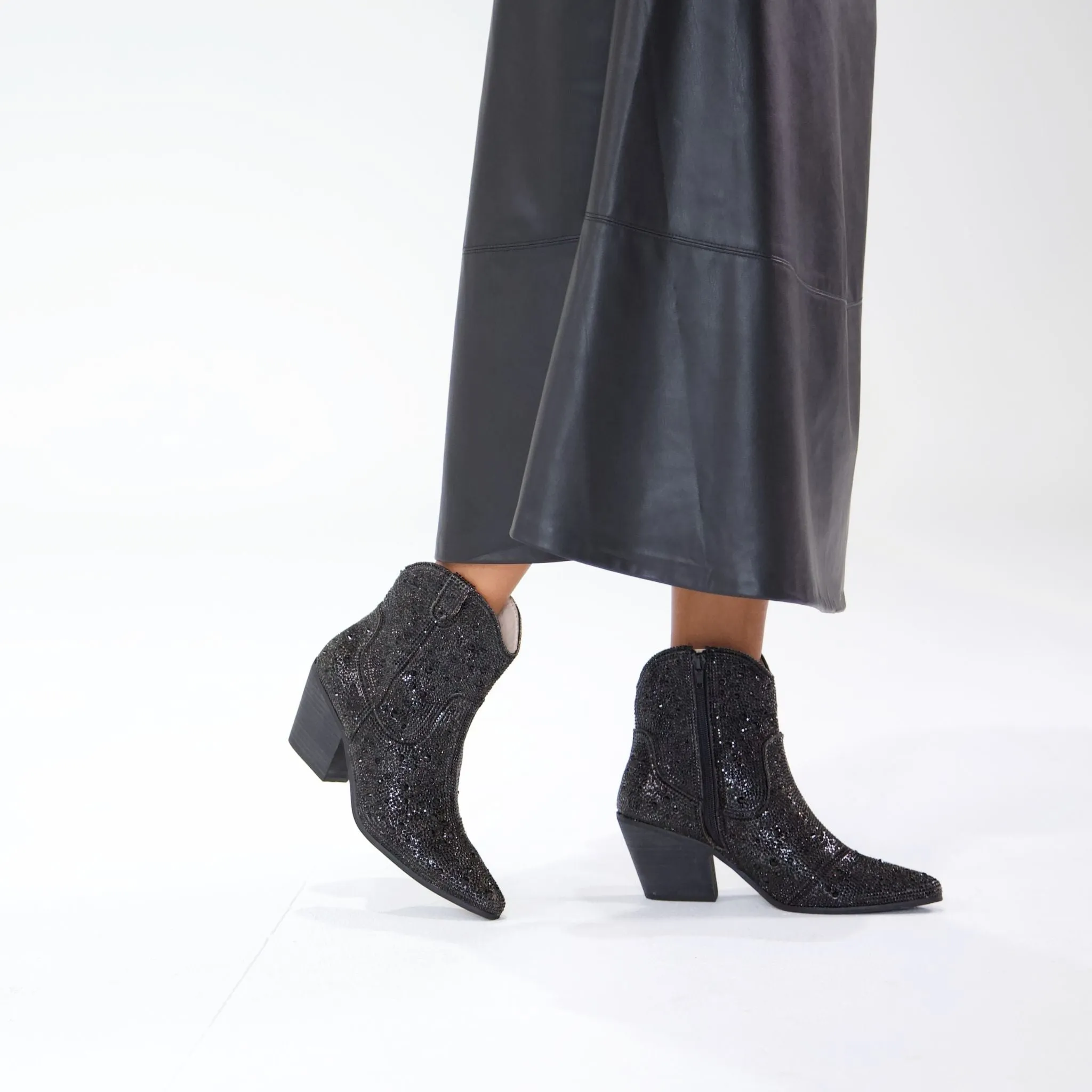Wagon Black Jewels Boots