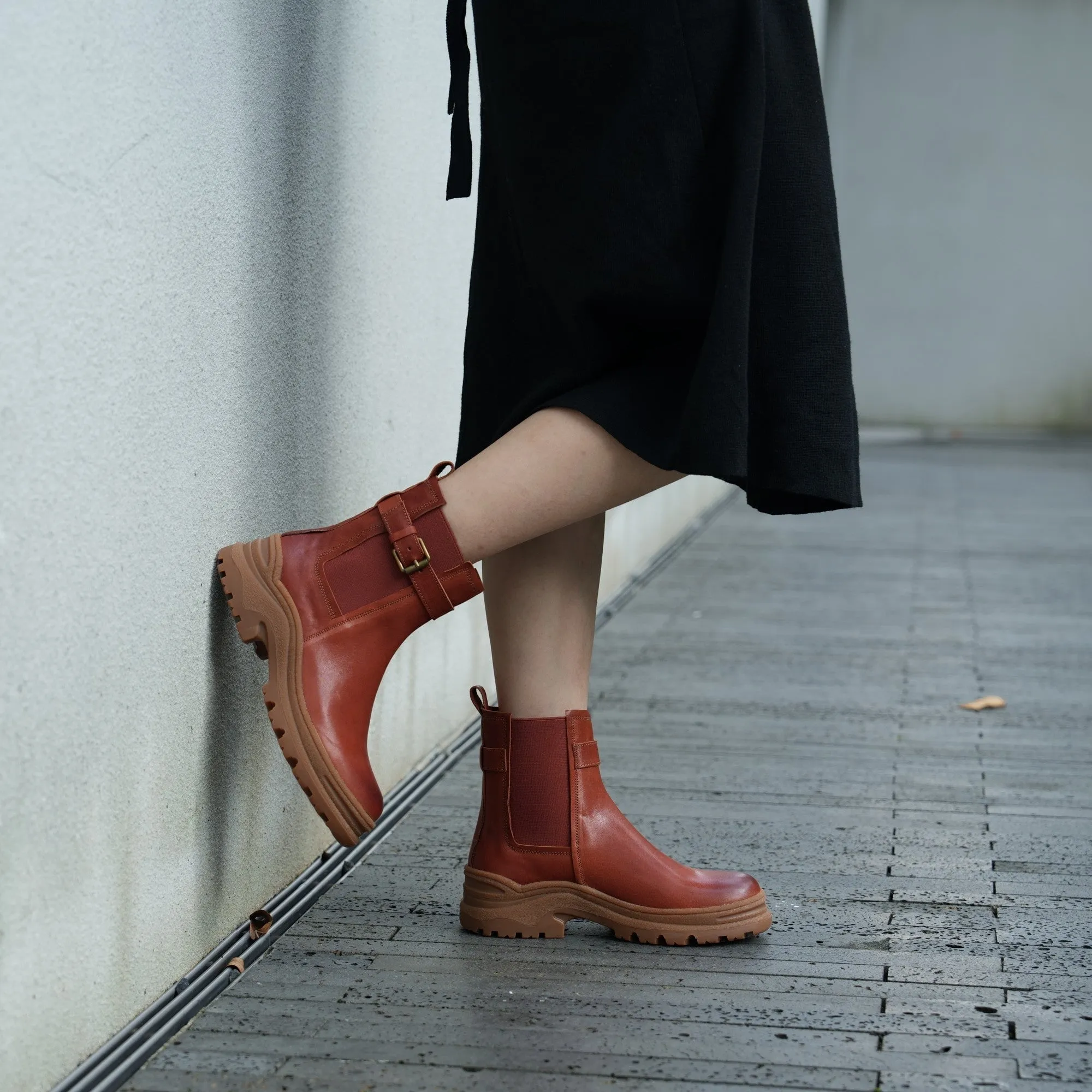 Womens Retro Leather Ankle Boots Snow Boots Have Fleece Lined for Cold Winter in Black/Brown