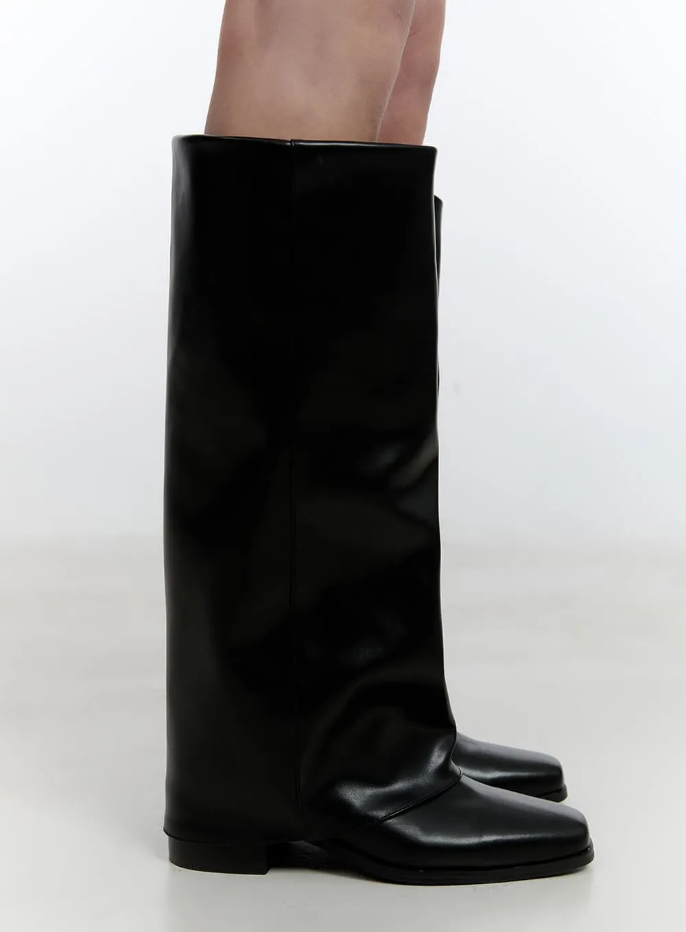 Wrinkled Faux-Leather Knee-High Boots CJ520